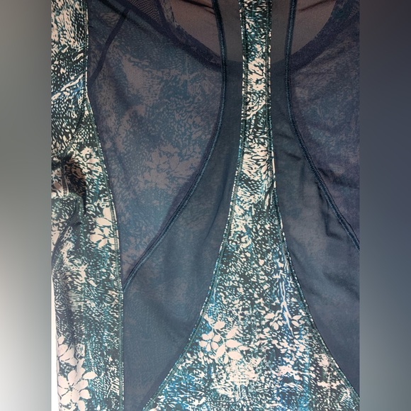 Lululemon Seek The Heat Short Sleeve top
Wildwood White Multi/Nocturnal Teal - Picture 7 of 11
